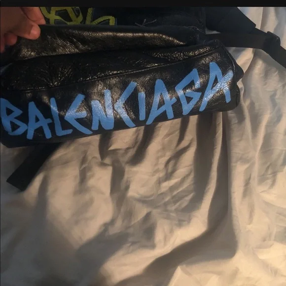 Backpack - Picture 4 of 4